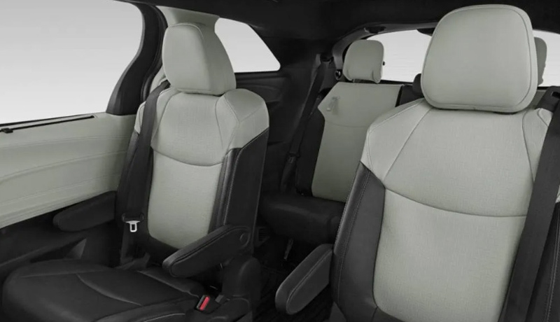 toyota-sienna-11.jpg